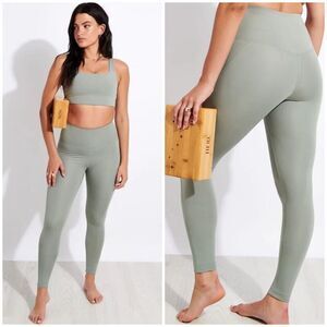Girlfriend Collective Compressive High Rise Leggings Size XS